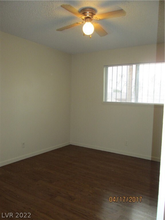 Building Photo - 2132 Jeanne Dr