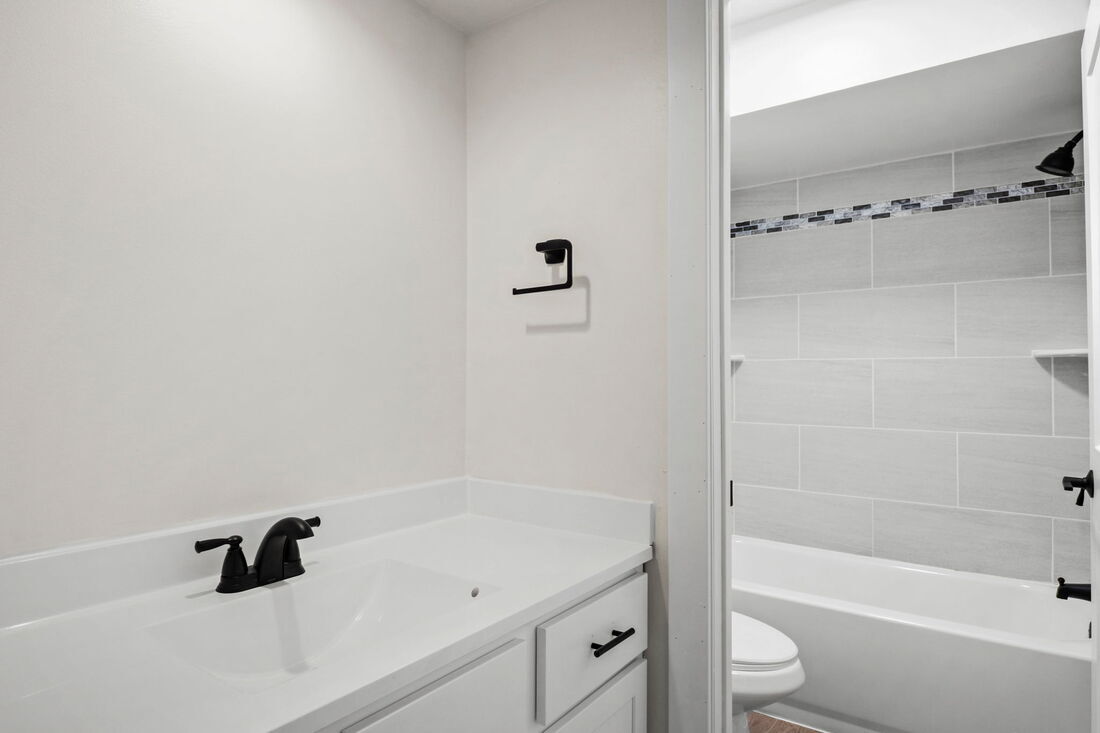 Building Photo - 4934 Whitcomb Dr