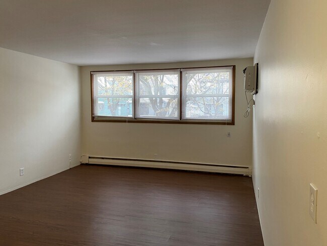 Building Photo - 2647 Emerson