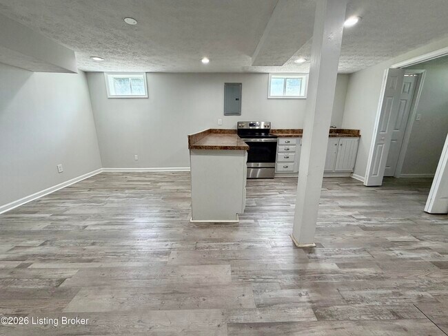 Building Photo - 5710 Barrett Ln