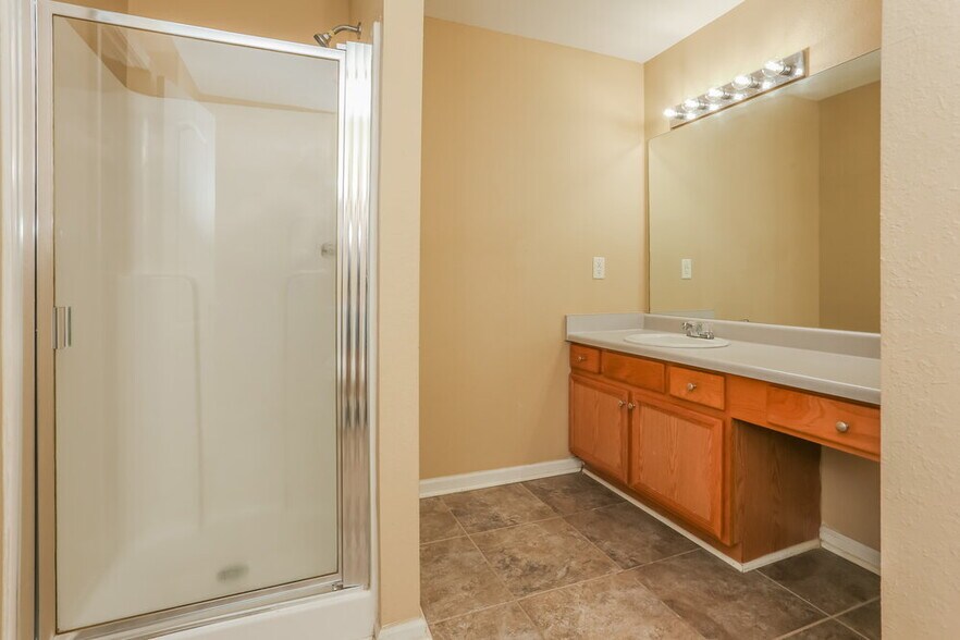 Building Photo - 25 Lakeridge Ct