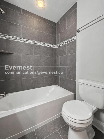 Building Photo - 2608 Fleet St