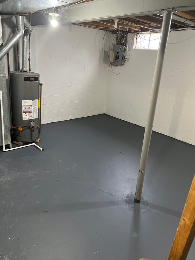 Building Photo - 7190 Feather Ct