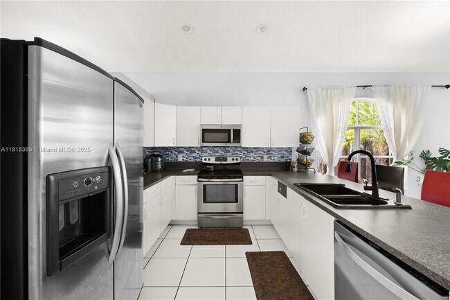 Building Photo - 7673 NW 19th St