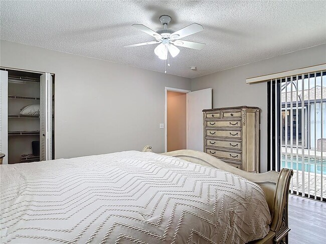 Building Photo - 290 Rotonda Cir