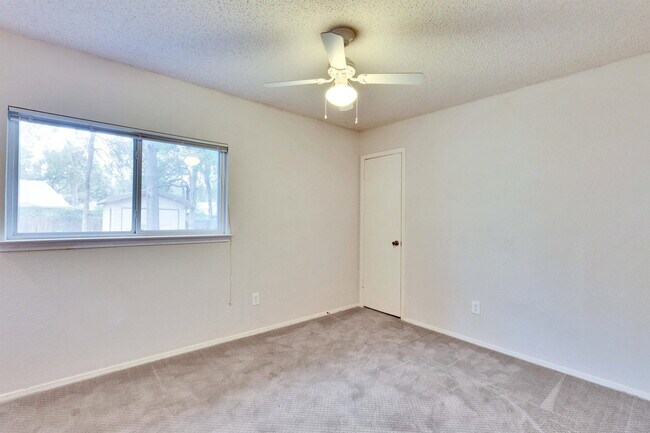 Building Photo - 9706 Moorberry St