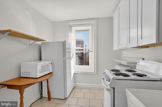 Building Photo - 2536 Amber St