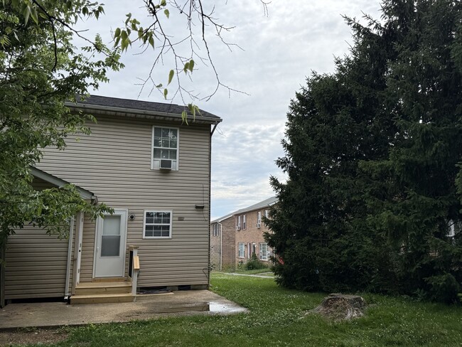 Building Photo - 1014 Bridle Ct