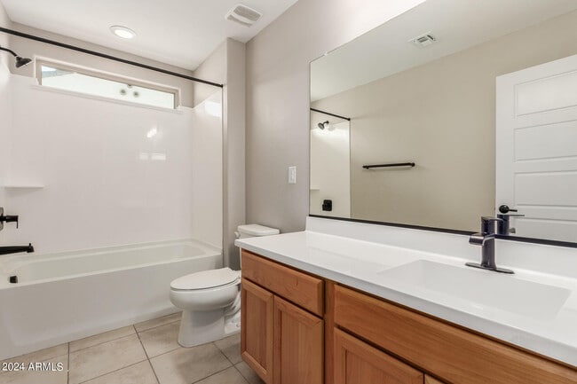 Building Photo - 8854 W Palo Verde Dr