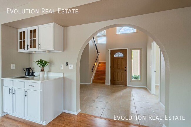 Building Photo - 2033 S Paseo Loma