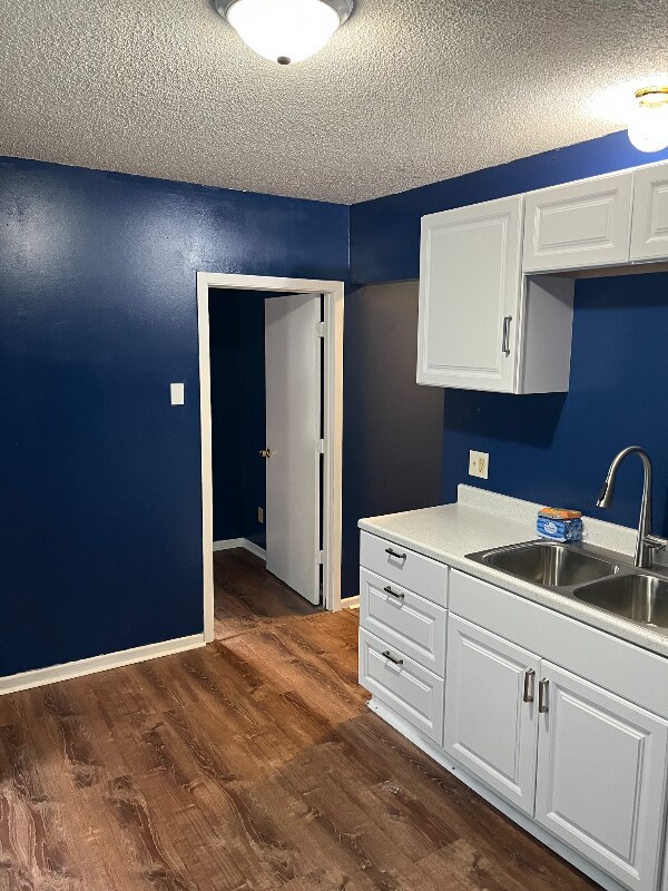 Building Photo - 823 N 42nd Ave