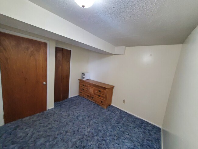 Blue room - 1020 E 1275 N