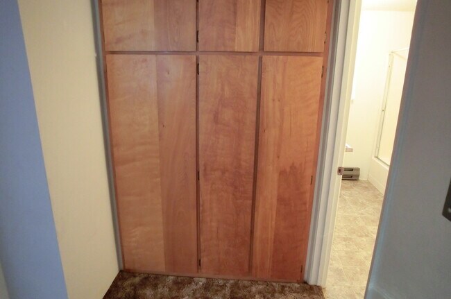 Building Photo - Very Clean Duplex