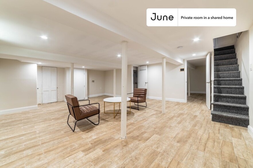 Building Photo - Room in Shared 2 bed/1 bath home