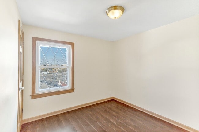 Building Photo - 5156 W 63rd Pl
