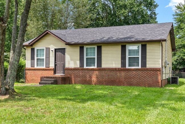 Building Photo - 3 Bedroom Pet Friendly Home For Rent!