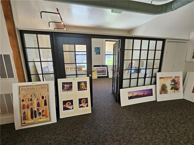 Building Photo - 30 N Main St