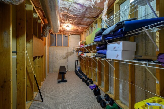 Building Photo - **UPDATED BRENTWOOD HOME THAT DOESN'T FEEL LIKE A RENTAL**