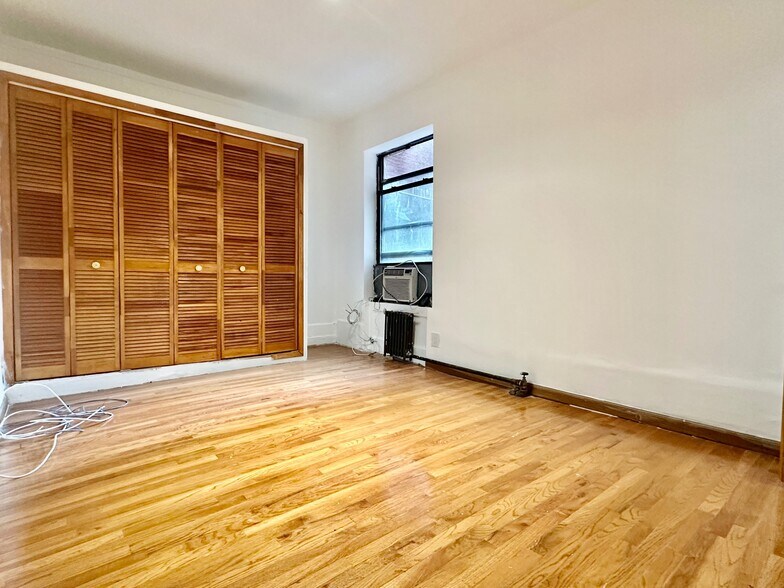 Building Photo - 3405 Broadway