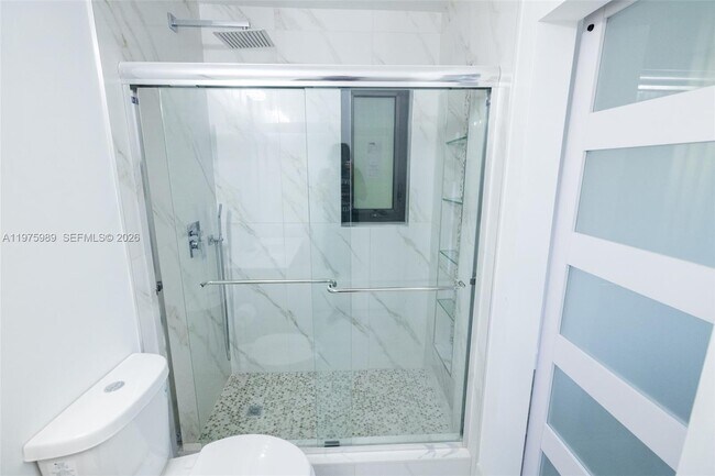 Building Photo - 3401 SW 17th St