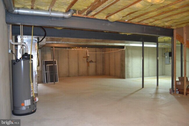 Building Photo - 806 Wren Ln