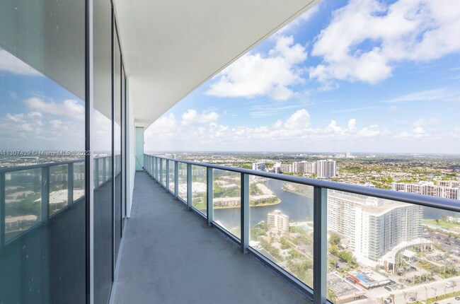 Building Photo - 4111 S Ocean Dr