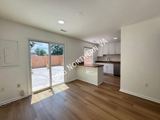 Building Photo - 8763 Bretton Woods Dr