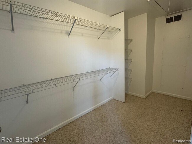 Building Photo - 19317 Surrey Ln