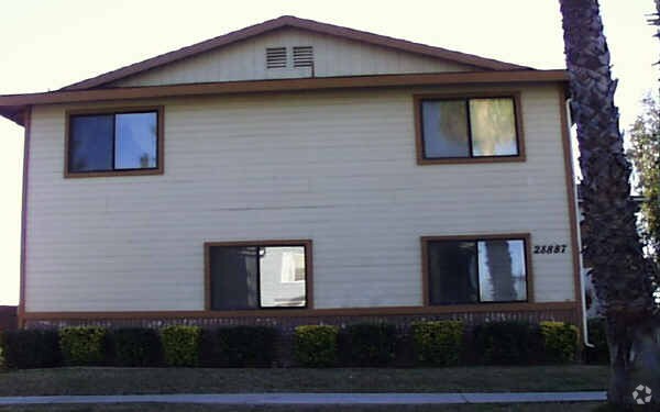 Primary Photo - 28887 Calle Del Lago