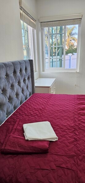 Building Photo - 3717 W 116th St