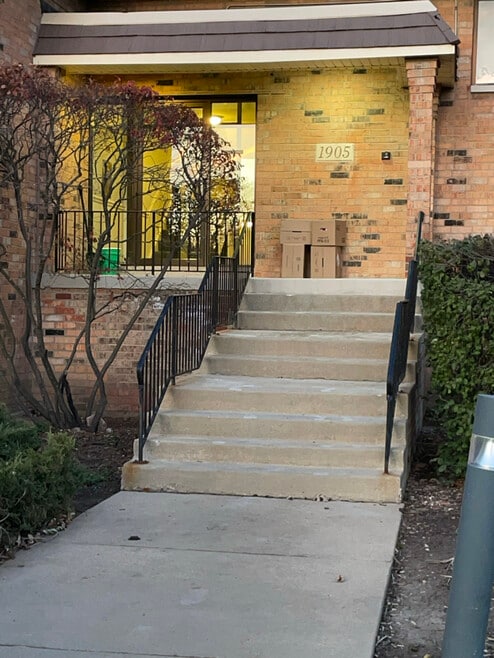 Building Photo - 1905 Tall Oaks Dr