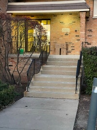 Building Photo - 1905 Tall Oaks Dr