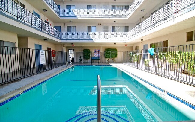 Building Photo - 7005 Coldwater Canyon Ave