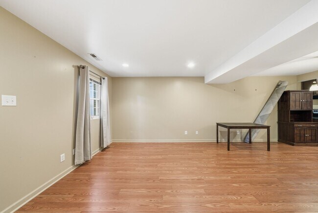 Building Photo - 6355 New Market Way