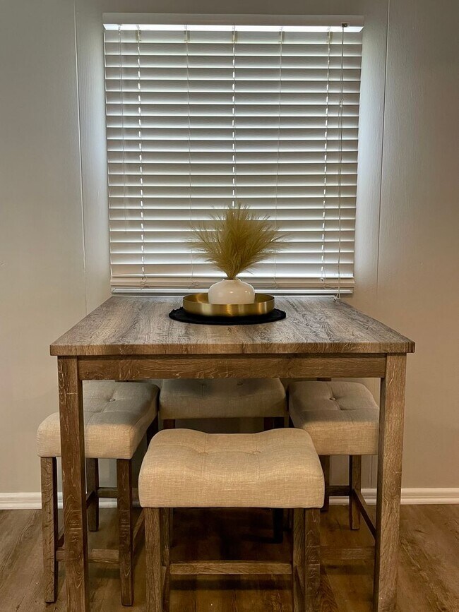 Building Photo - 6792 Hamilton St