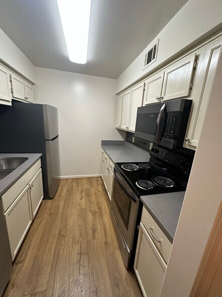 Building Photo - 2118 Acklen Ave