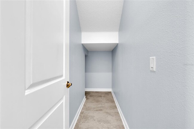 Building Photo - 12111 Imaginary Way