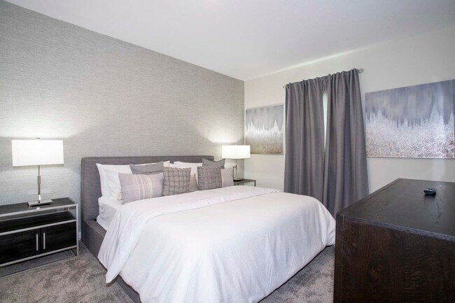 Building Photo - 2713 Bookmark Dr