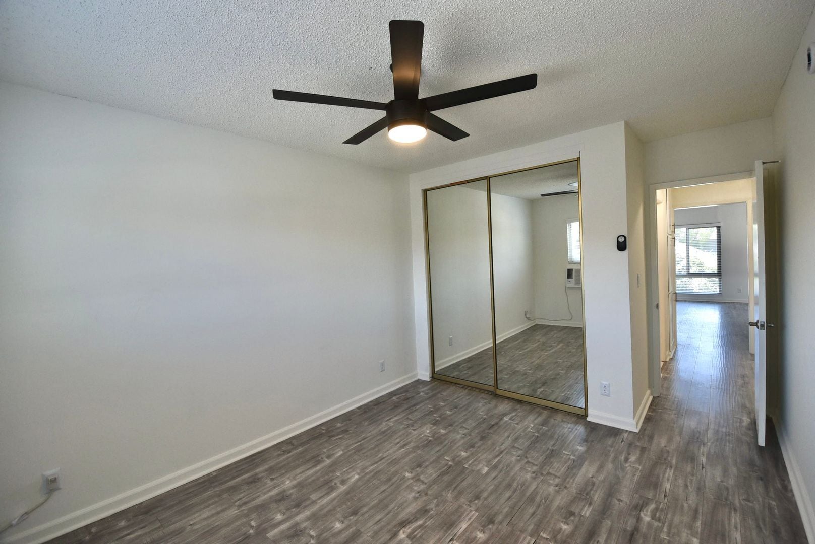 Building Photo - 12142 Burbank Blvd