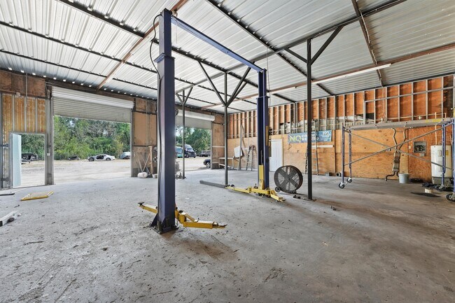 Building Photo - 5621 Haywood St