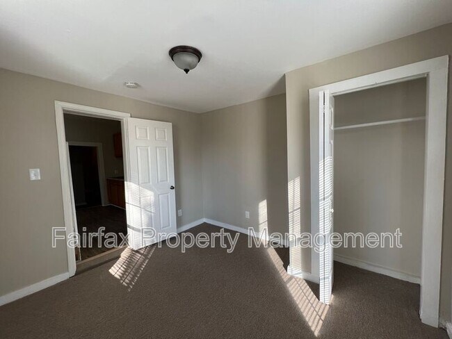 Building Photo - 1205 Morehead Ave