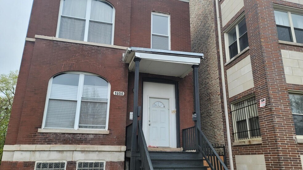 Building Photo - 1656 S Hamlin Ave