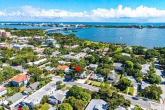 Building Photo - 314 S Palmway