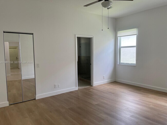 Building Photo - 1137 Croton Ct