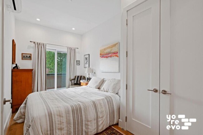 Building Photo - 2 bedroom in Brooklyn NY 11216