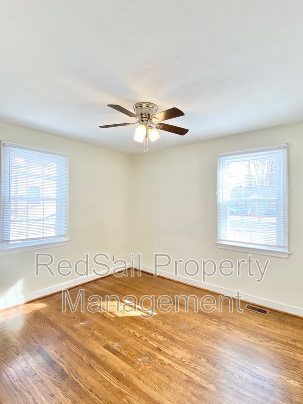 Building Photo - 619 Brewer St