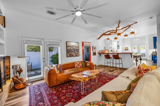Building Photo - 53980 Avenida Mendoza