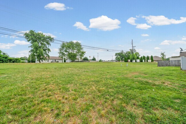 Building Photo - 105 Greenland Ct