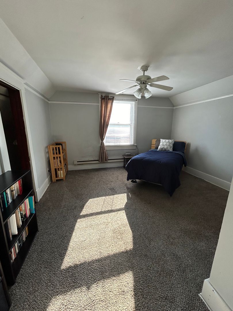 Building Photo - 308 N 11th St