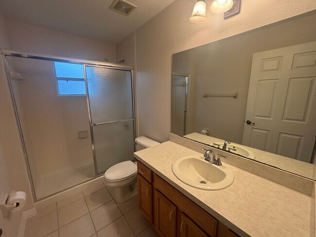 Building Photo - Move in ready 3/2 in 55+ community - near everything